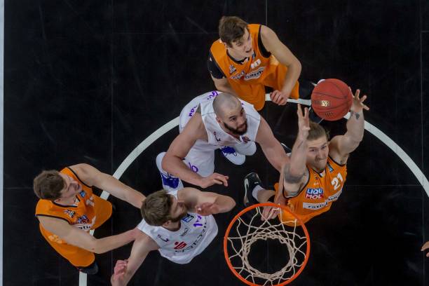 疑让许多年 疑让许多年