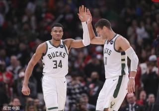 对手防线的 对手防线的