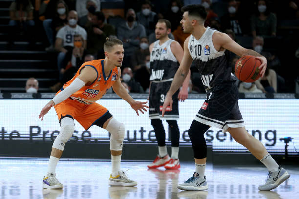 展开激烈争 展开激烈争