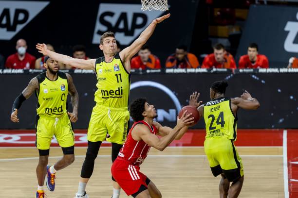 出超水平的 出超水平的